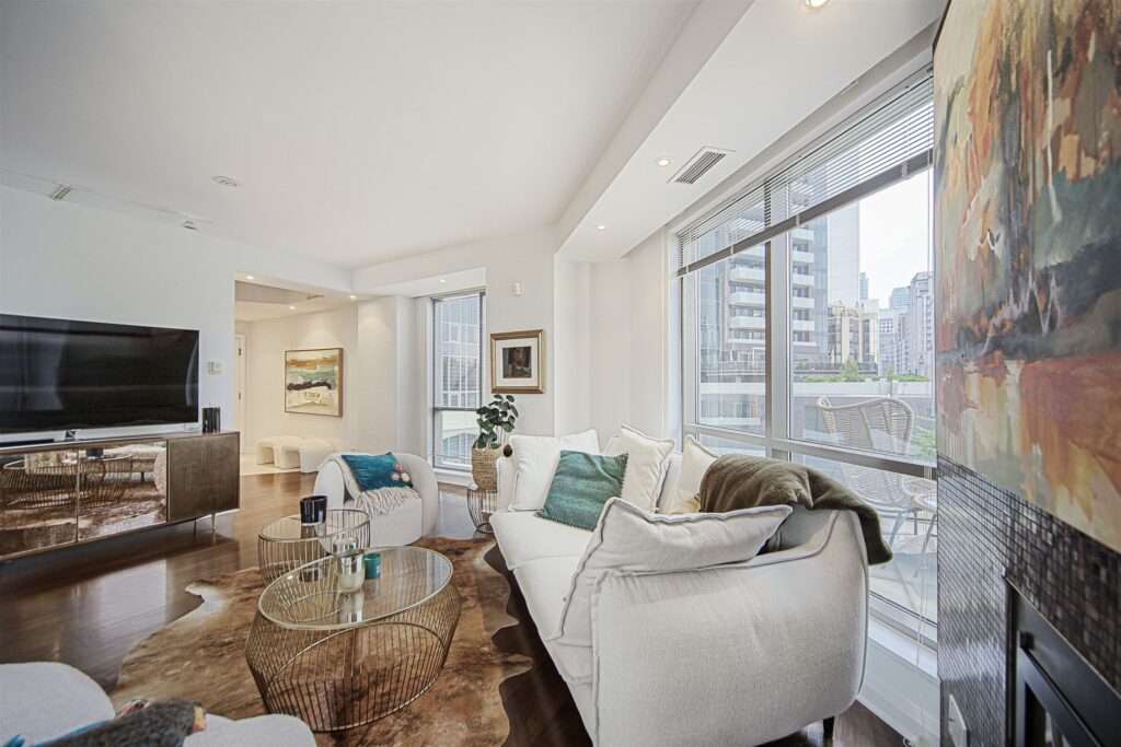11-LivingRoom_3
