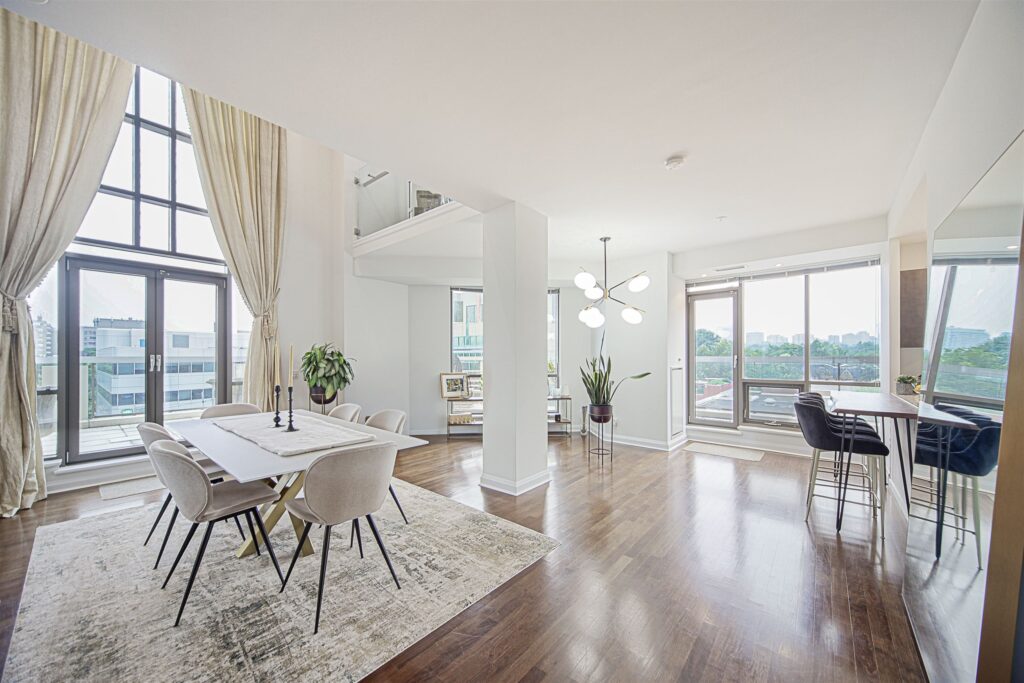 12-DiningRoom_1