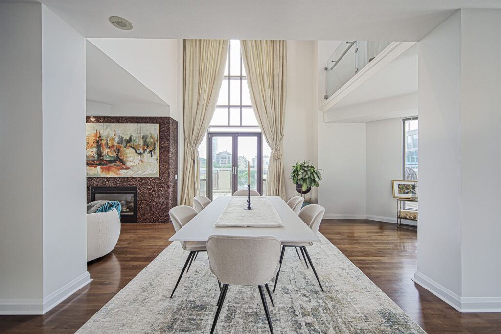 13-DiningRoom_2
